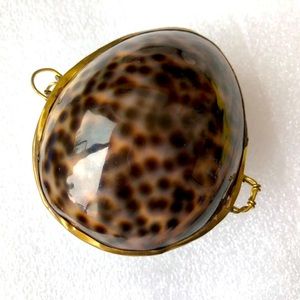 Cute vintage Tiger shell coin purse